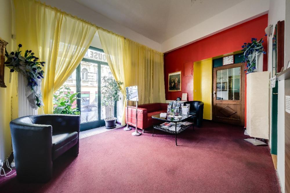 Apartment Amandment — Photos 3