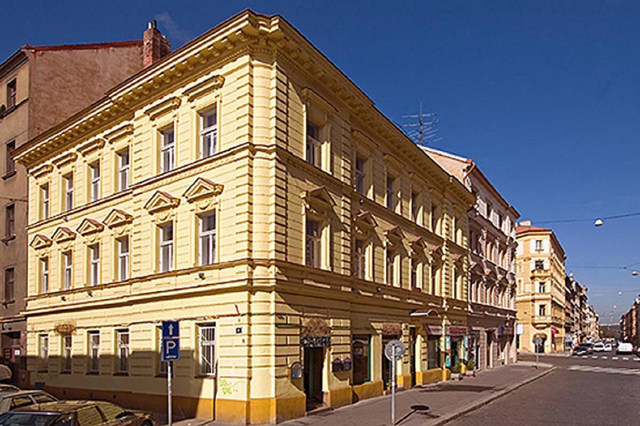 Apartment Amandment, Prague